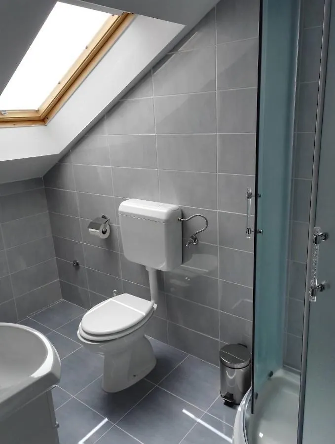 Apartment Niva Nin 0*,