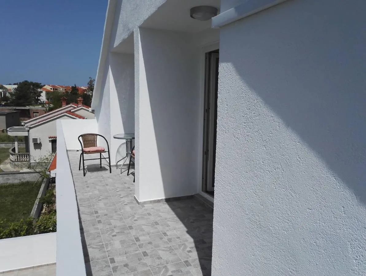 Apartment Niva Nin